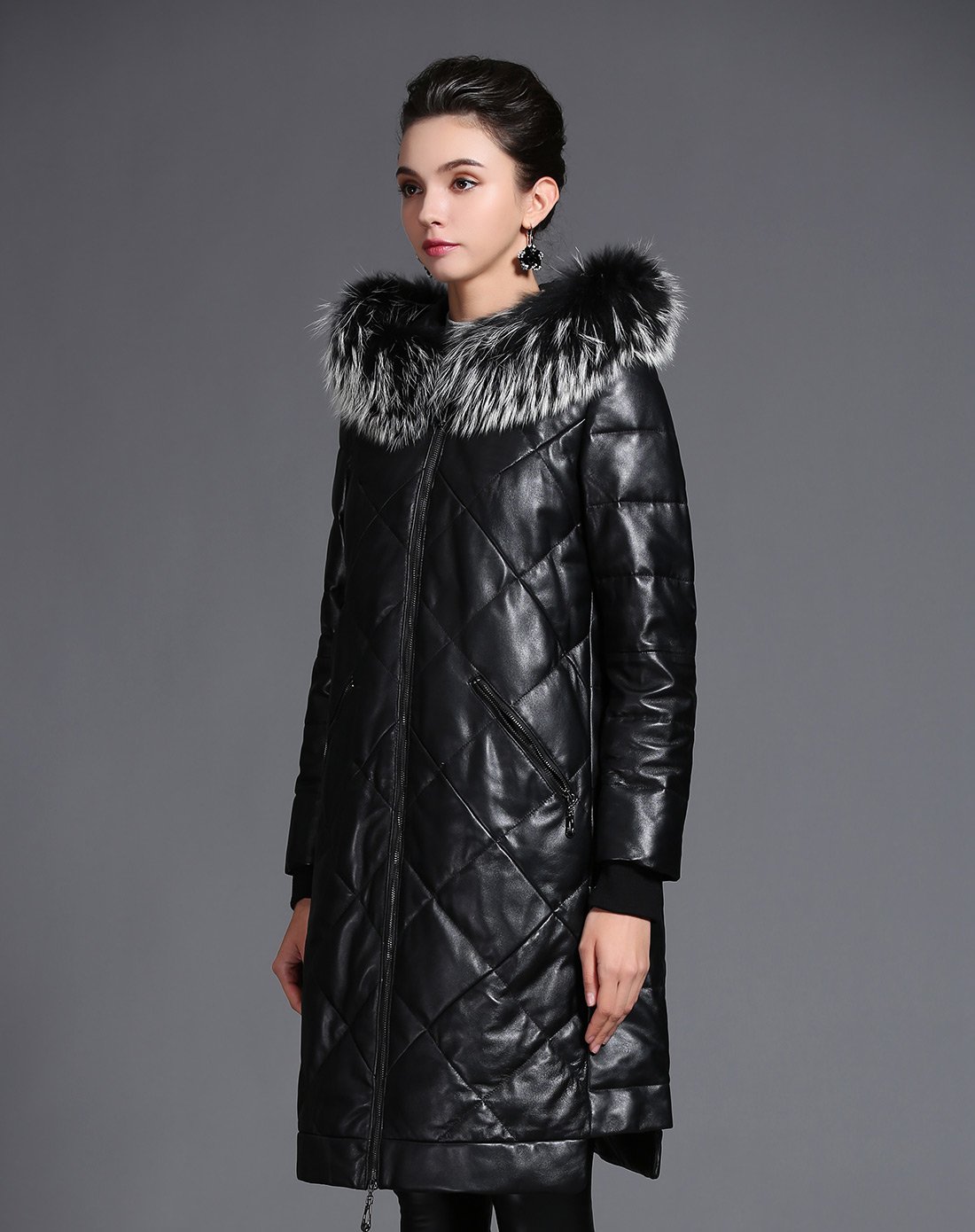 d男女皮衣皮草长款貉子毛带帽羽绒拉链保暖绵羊皮外套av81f017w01