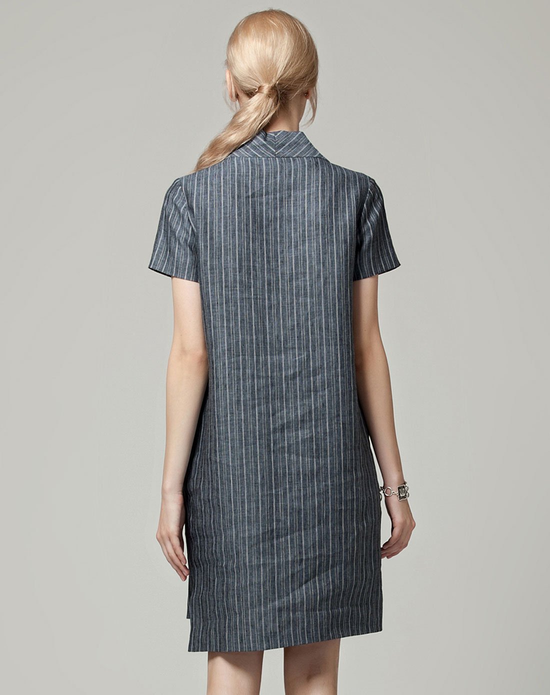 蓝灰色亚麻条纹两件式连衣裙蓝灰色