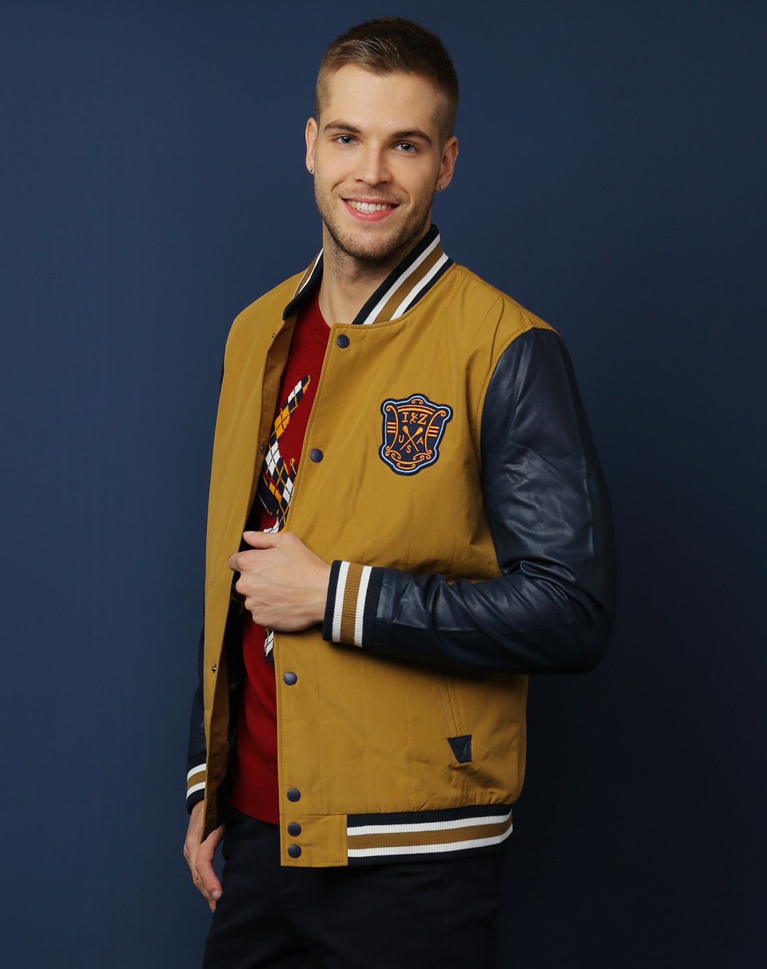 美国pvh集团旗下izodpu拼接 男式骆驼褐棒球服 防风保暖a11154jb04