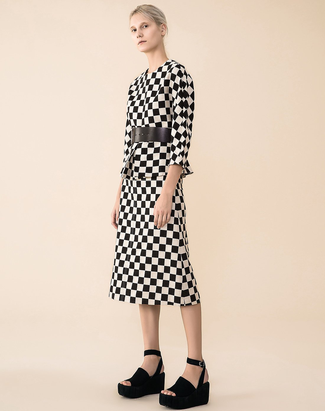 黑白棋盘格上衣