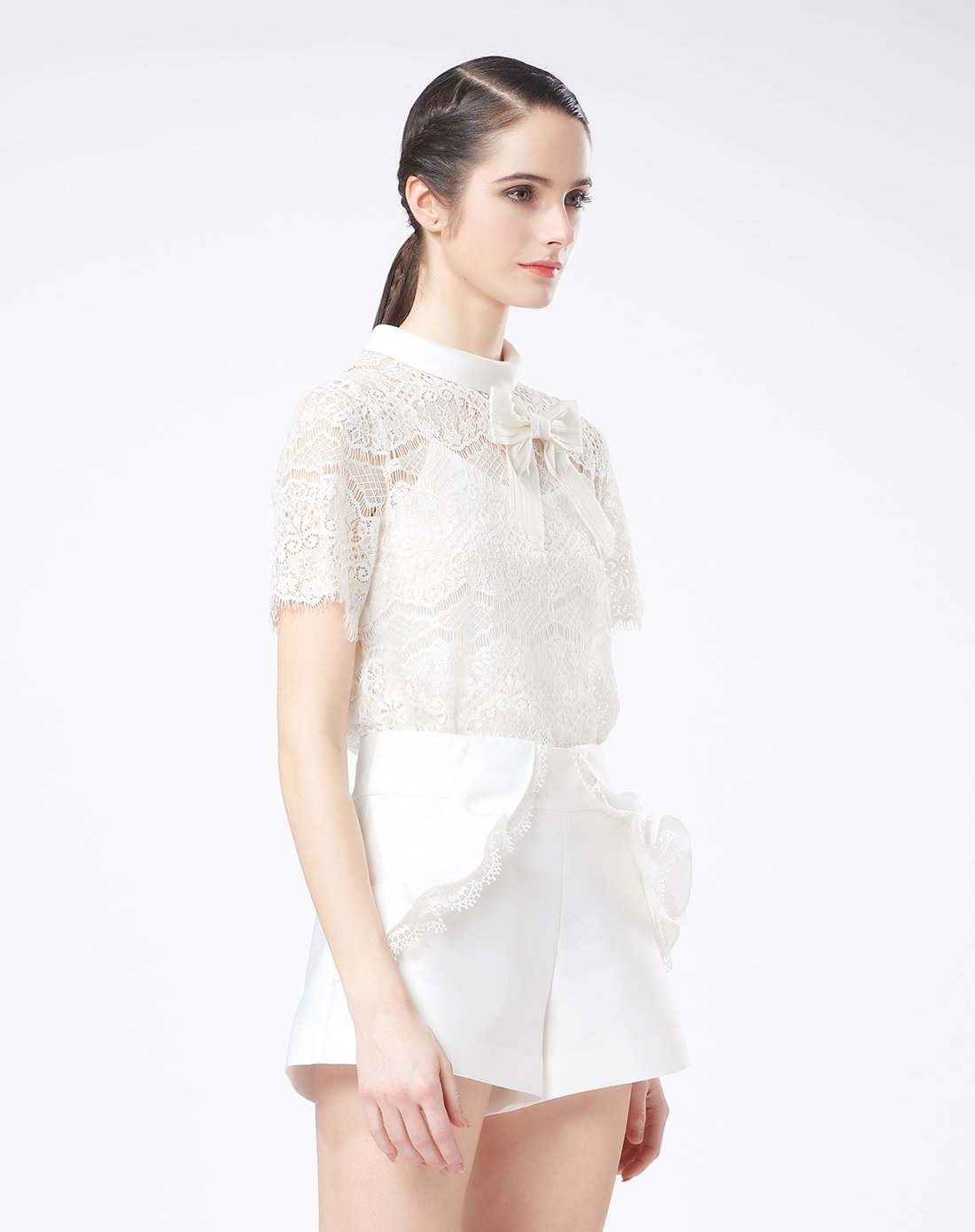 【专柜同款】蕾丝镂空上衣白色