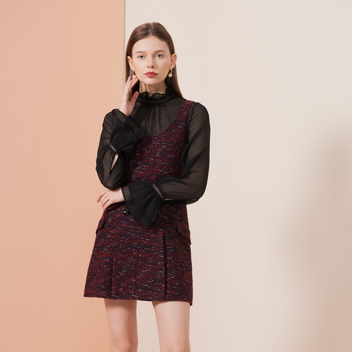 欣贺艾薇aivei女装专场 aivei欣贺艾薇2019春新款复古宫廷风呢料背带