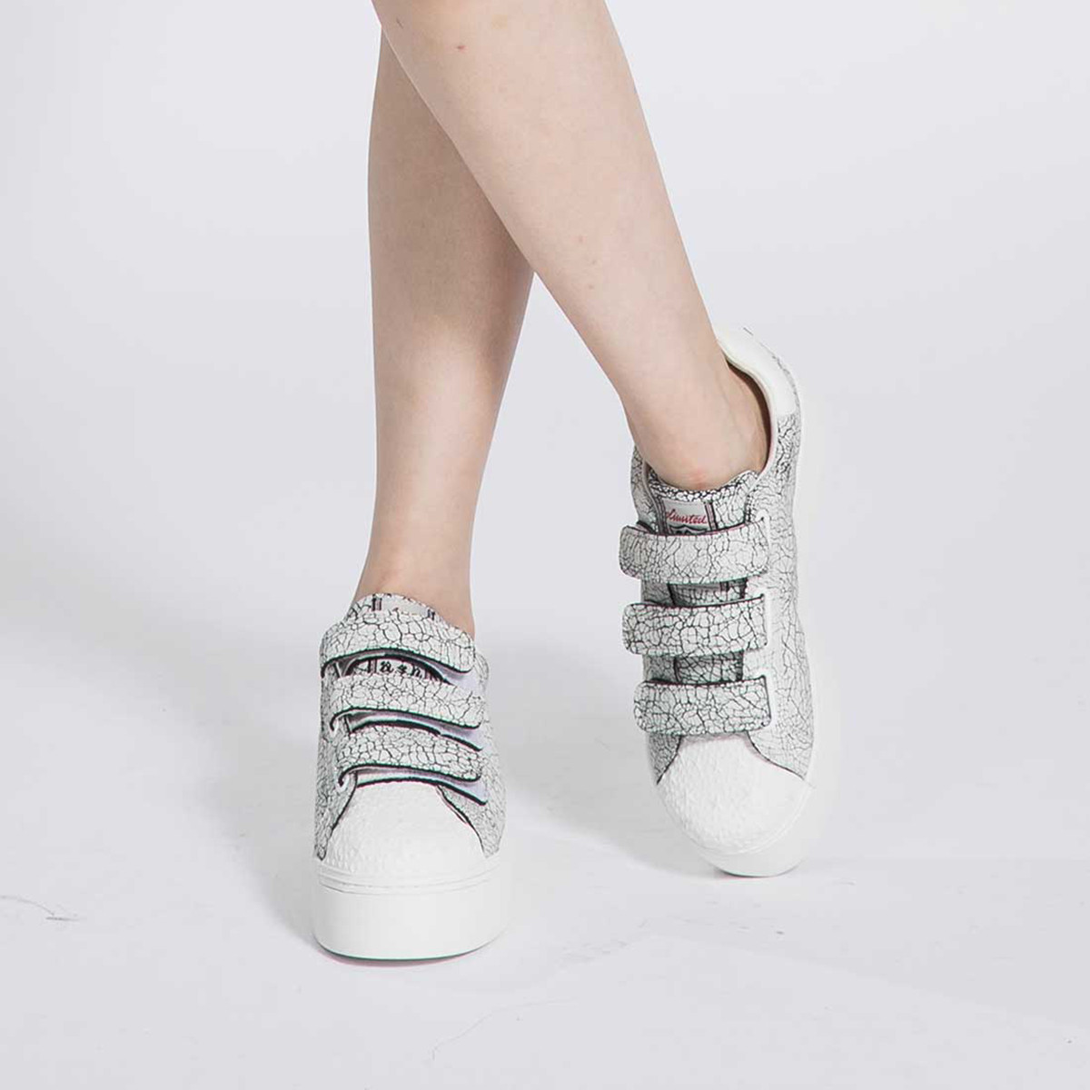 ash女鞋cosmic bis系列羊皮雾面龟裂纹满天星低帮休闲滑板鞋