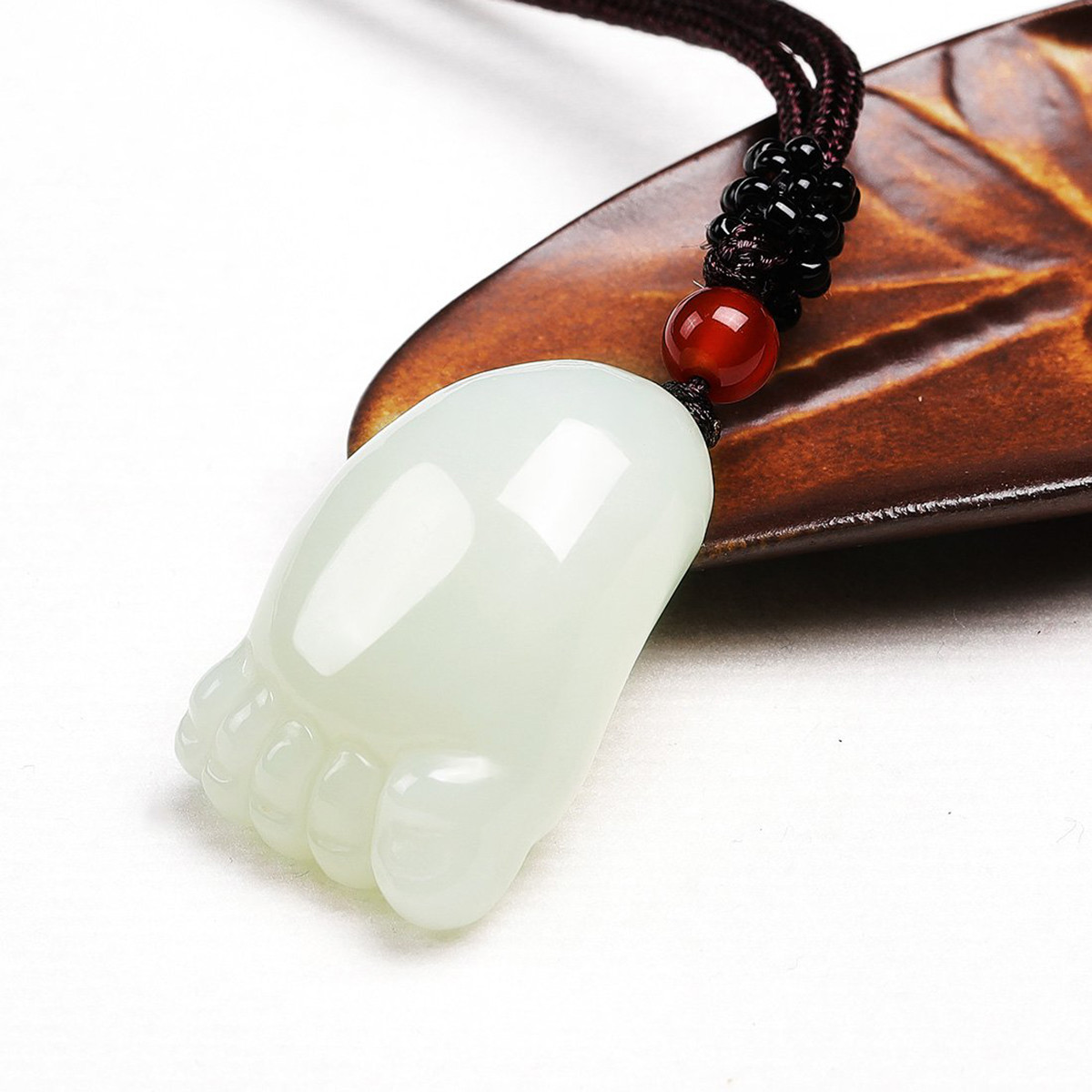 bhd和田白玉精雕知足常乐佛脚挂件/白玉吊坠/和田玉吊坠有证书