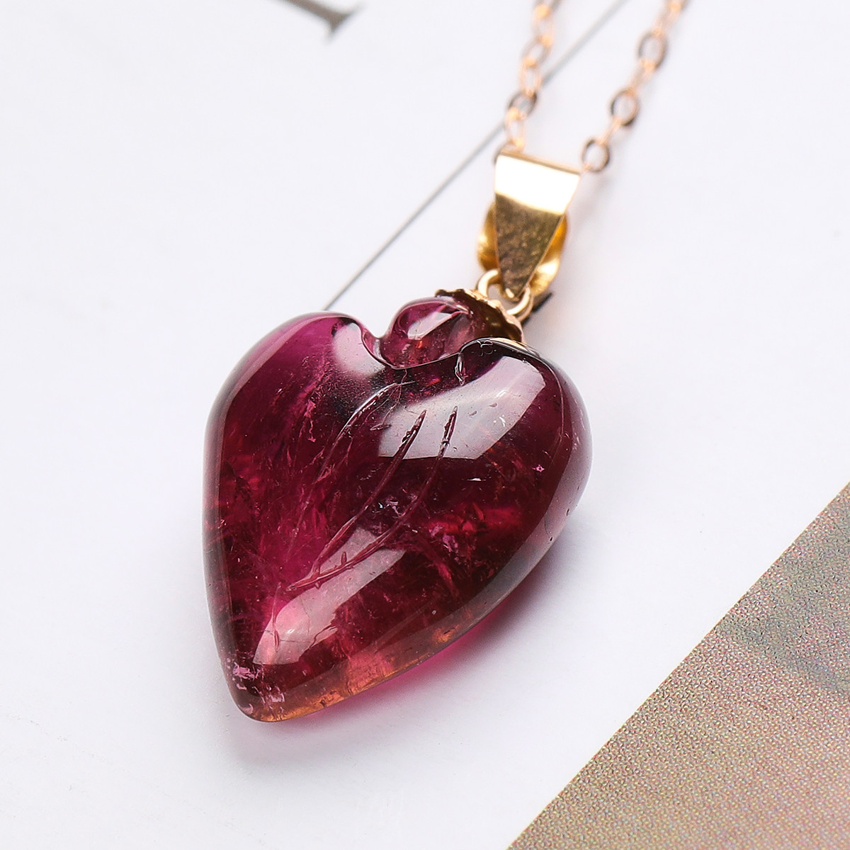 18k镶天然红碧玺玻璃净体心形锁骨链(配18k链)女款
