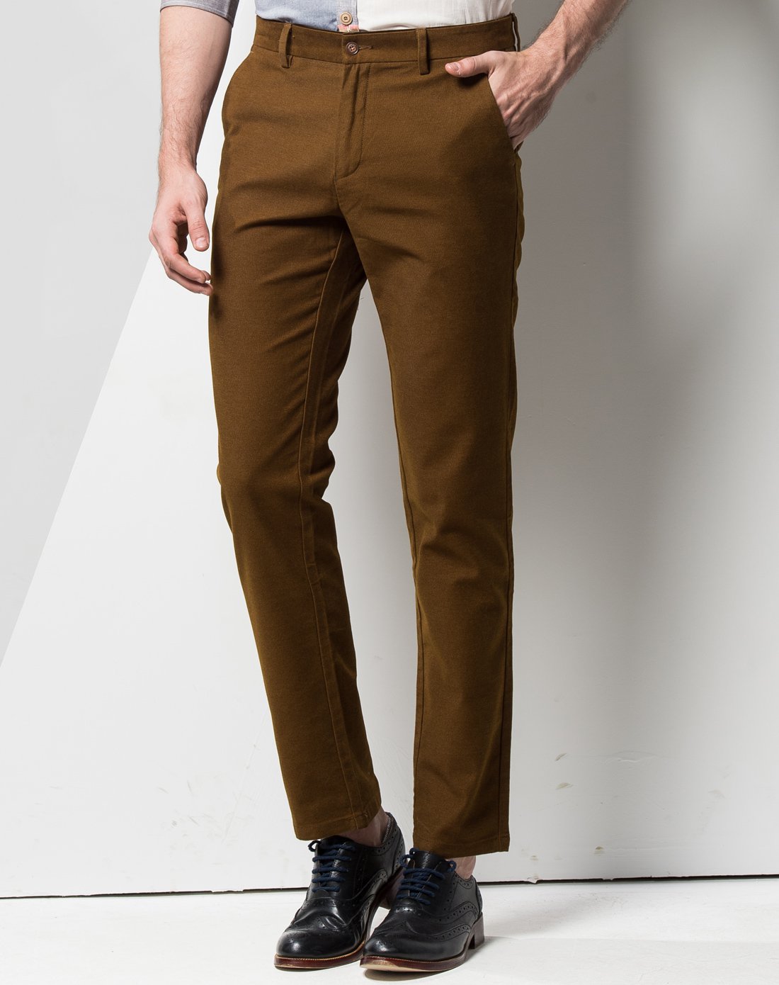 褐色休闲裤