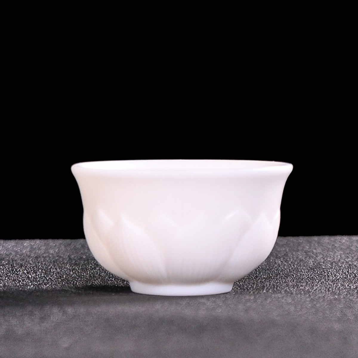 白瓷浮雕莲花杯60ml