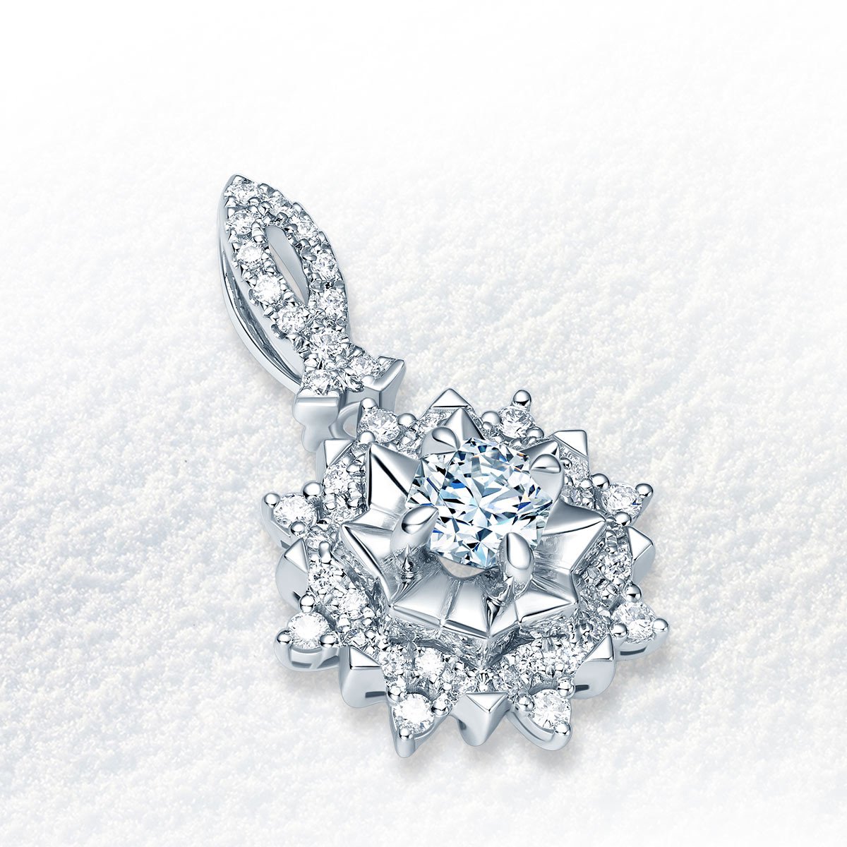 钻石世家 星芒系列**八边形群镶钻石吊坠结婚订婚礼物