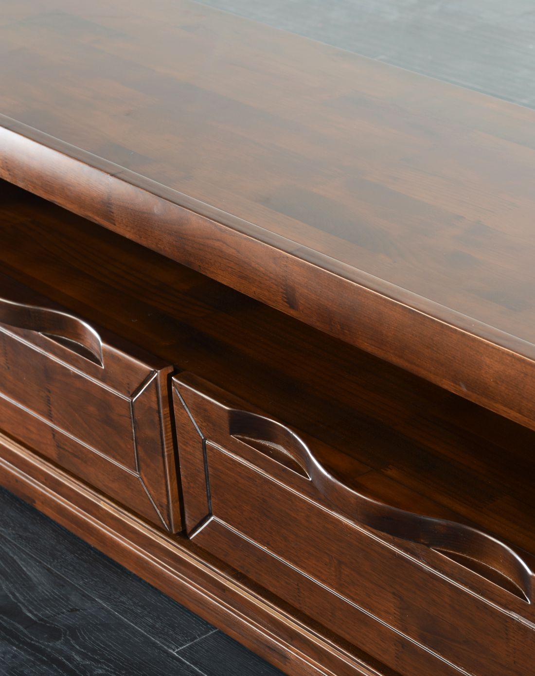 华日家居胡桃楸木客厅实木电视柜