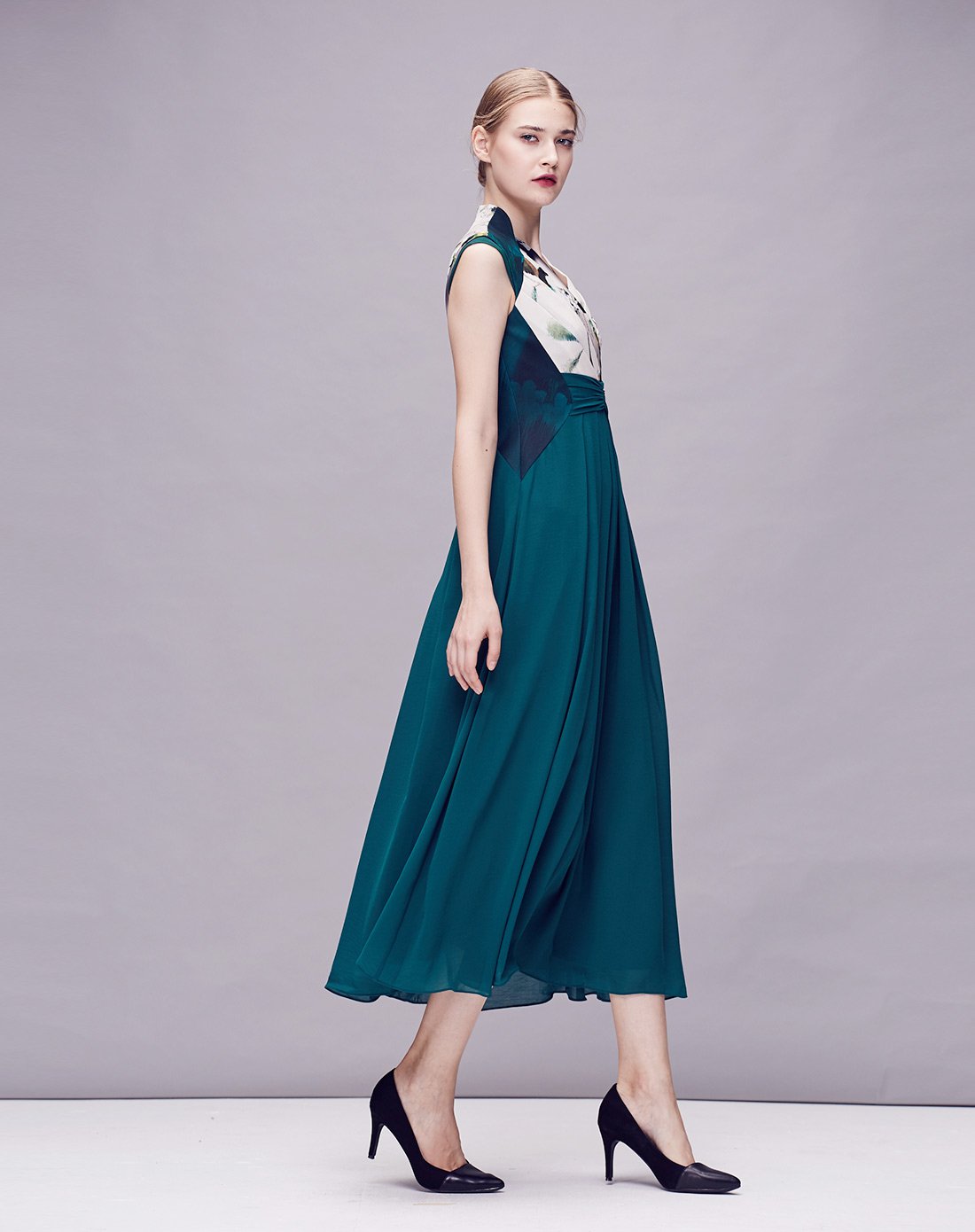 新品墨绿典雅定位花胸前折折v领拼墨绿色长中国风优雅气质女装连衣裙