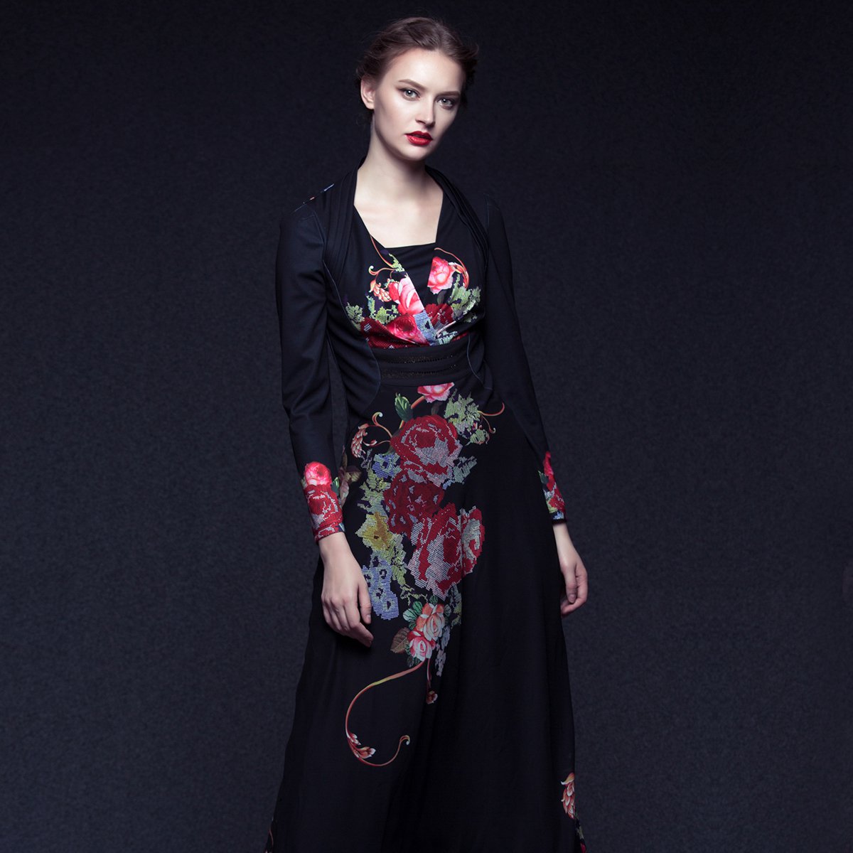 古色/sussi秋季新品黑底定位印十字绣玫瑰花女士中国风优雅气质女装