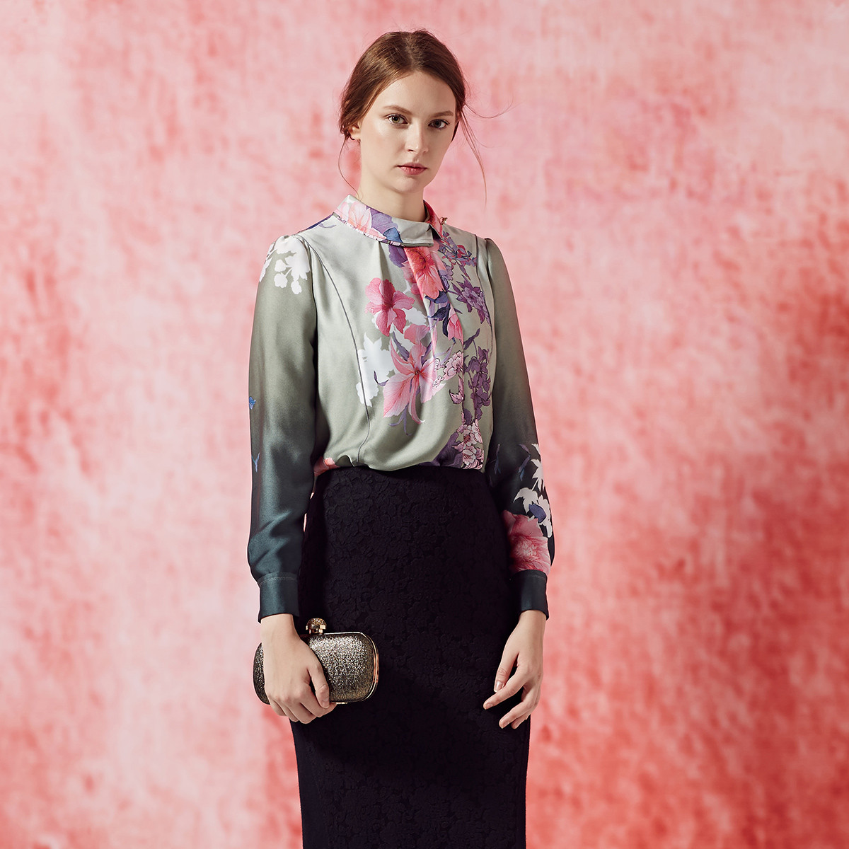 古色sussi女装专场 古色/sussi减龄百搭优雅气质银灰底粉彩花卉女装