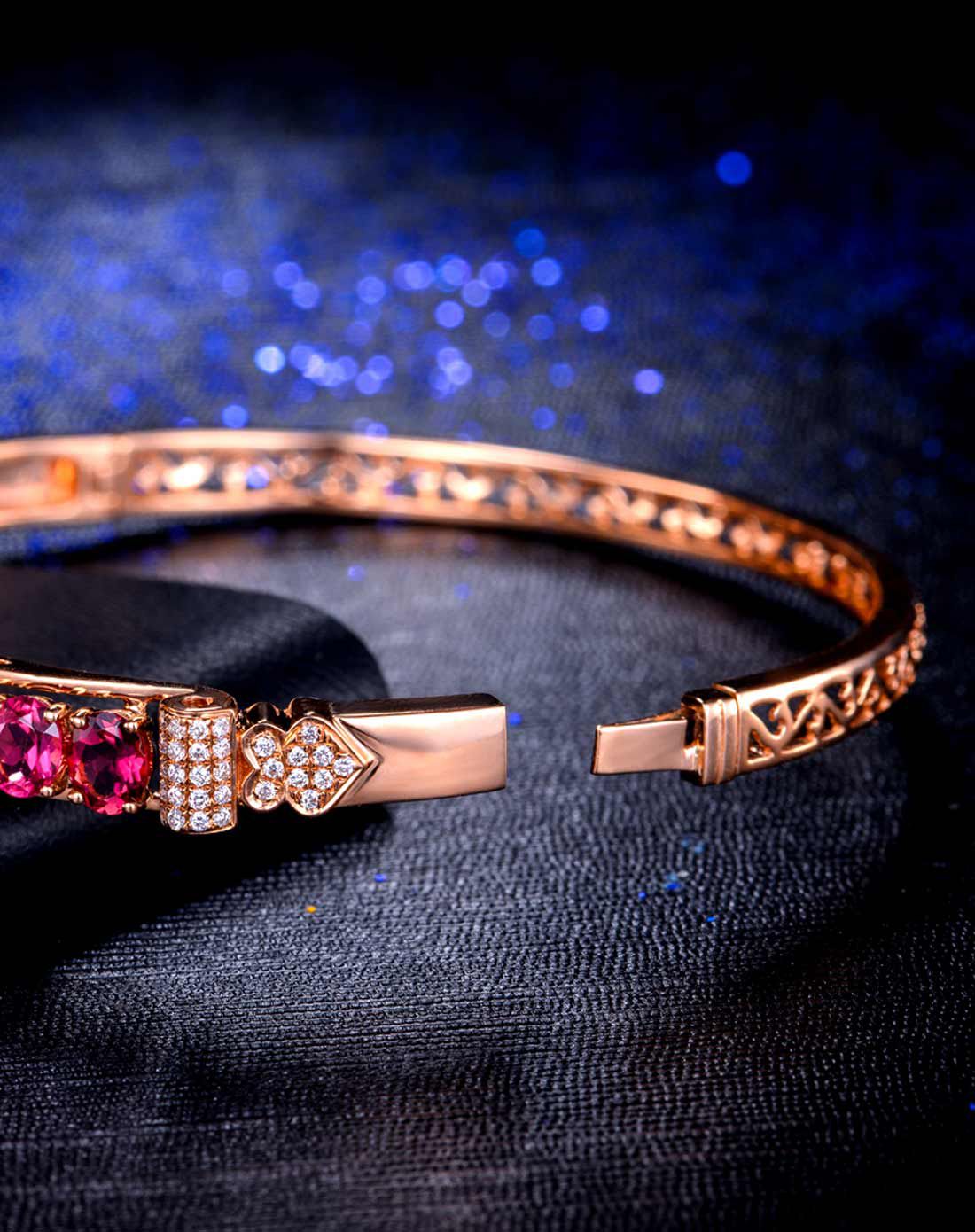 伊士蔓 4.5克拉玫瑰18k金红碧玺手镯