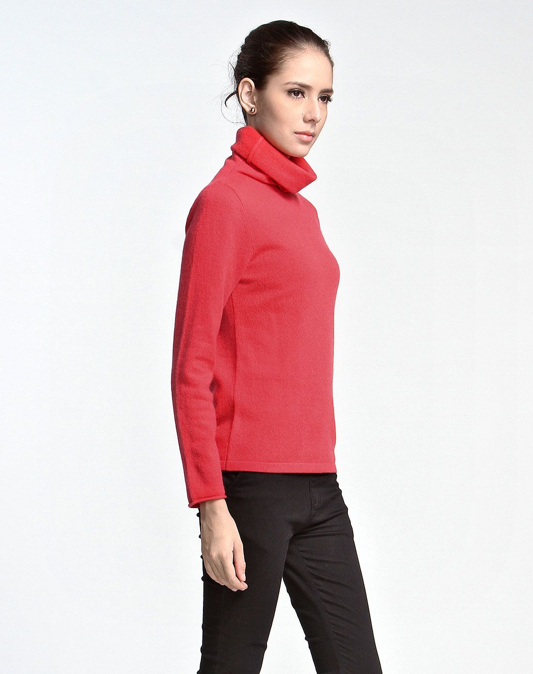 女款茜红净色简约堆堆领纯羊绒衫