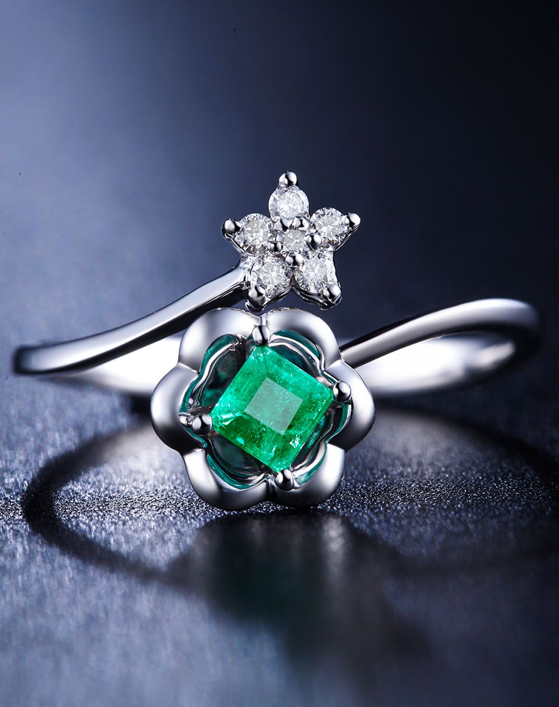 鑫万福 18k金祖母绿女戒开口戒指