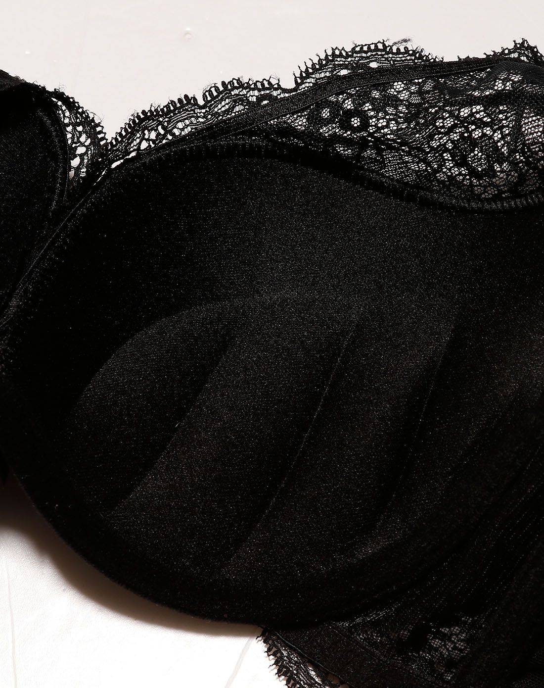 aimer女款黑色绣花聚拢3/4上薄下厚杯文胸