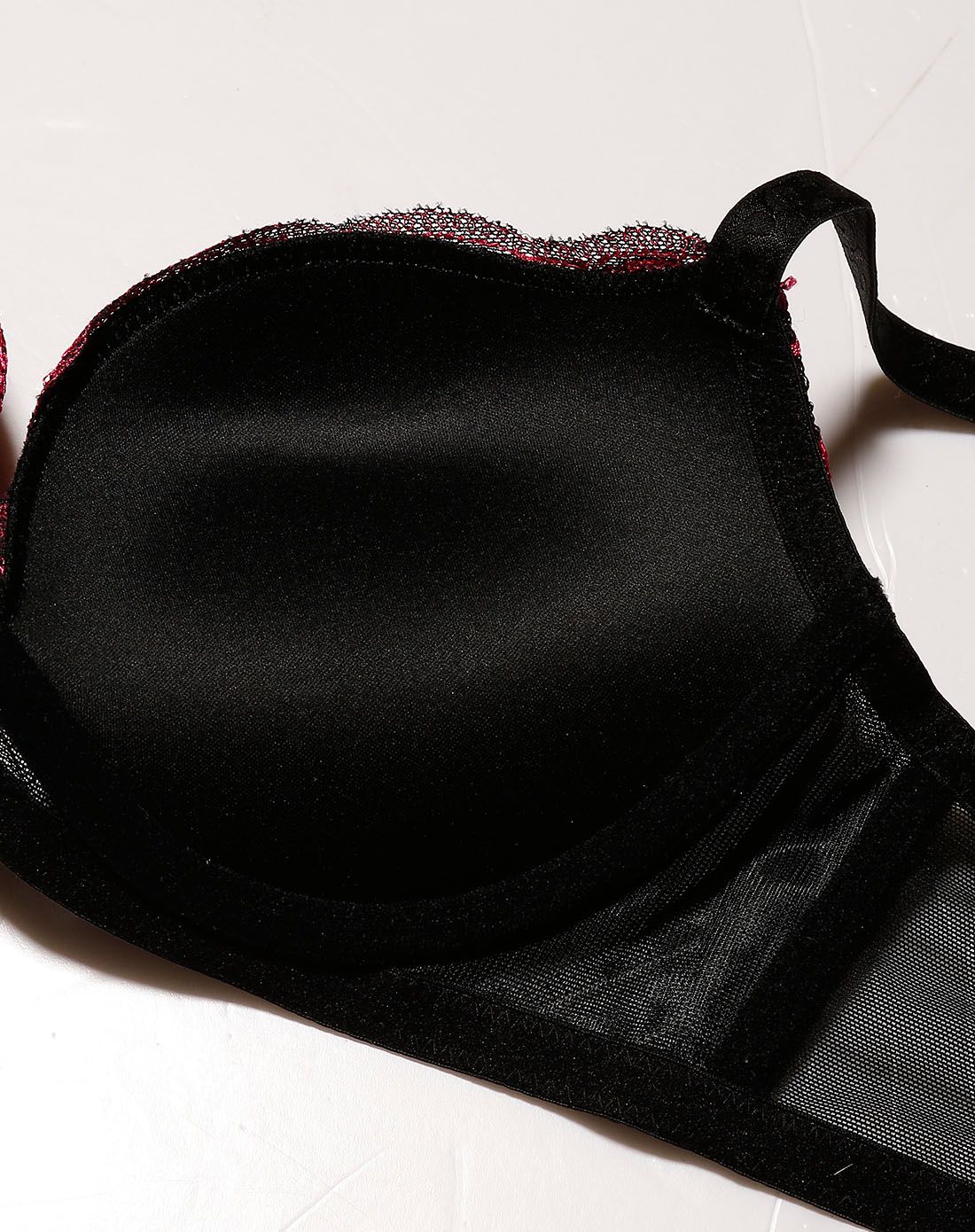 aimer女款黑色绣花性感3/4上薄下厚杯文胸