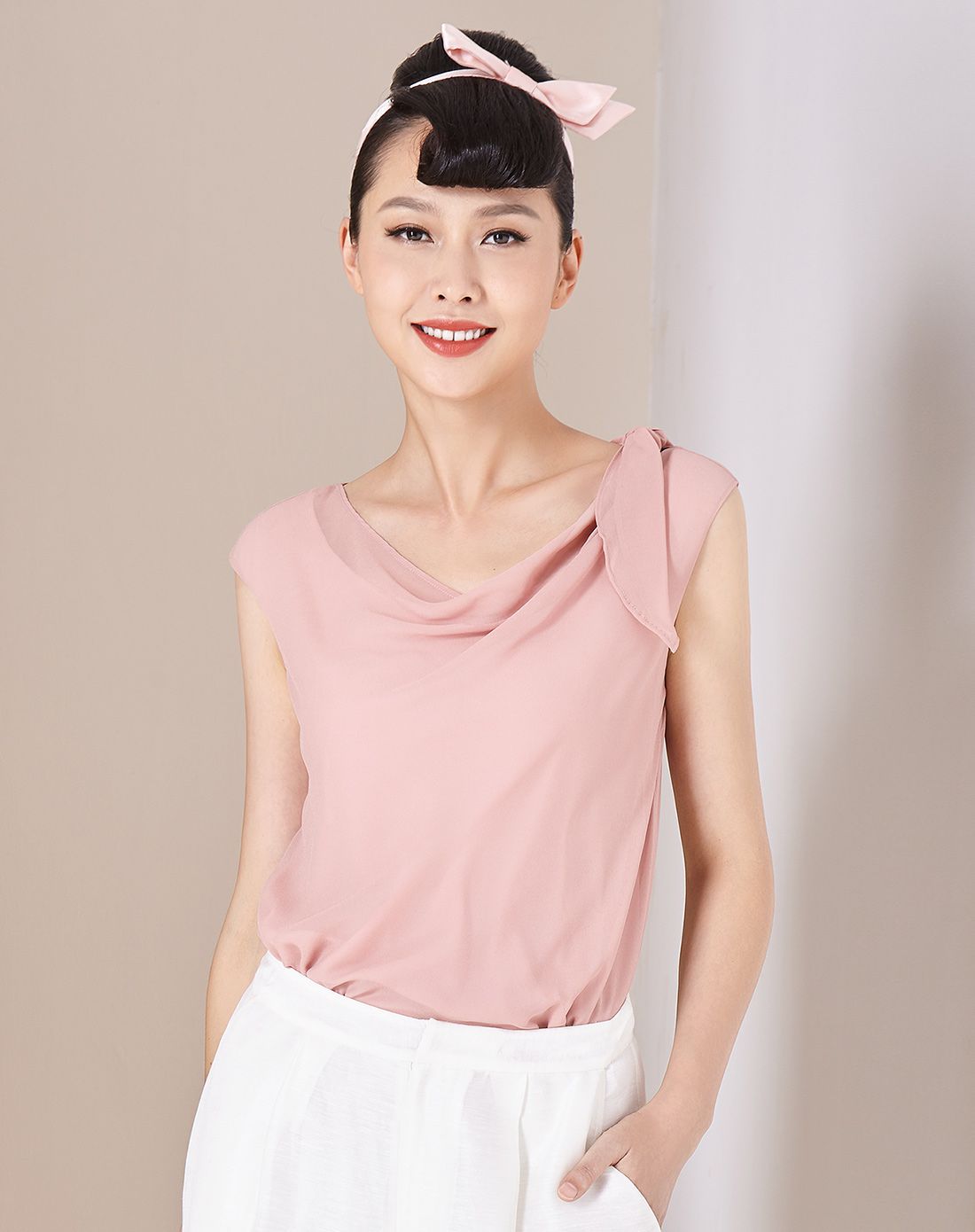 粉色系带小盖袖衬衫