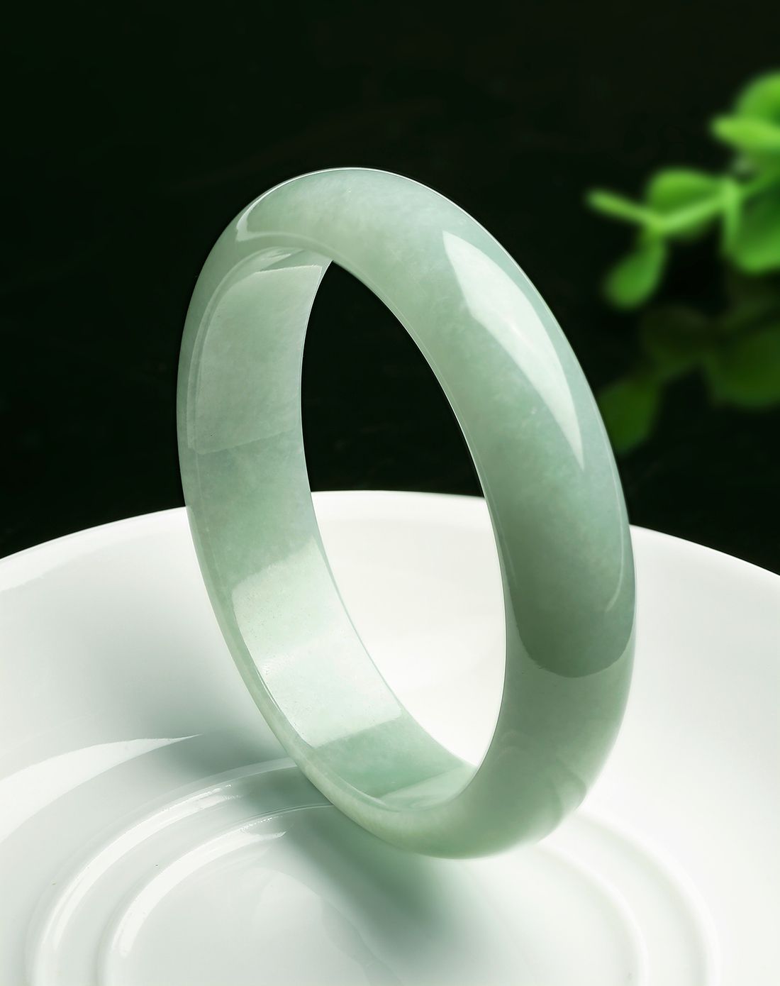 东方翡翠 冰糯种淡绿优质温润天然a货翡翠手镯