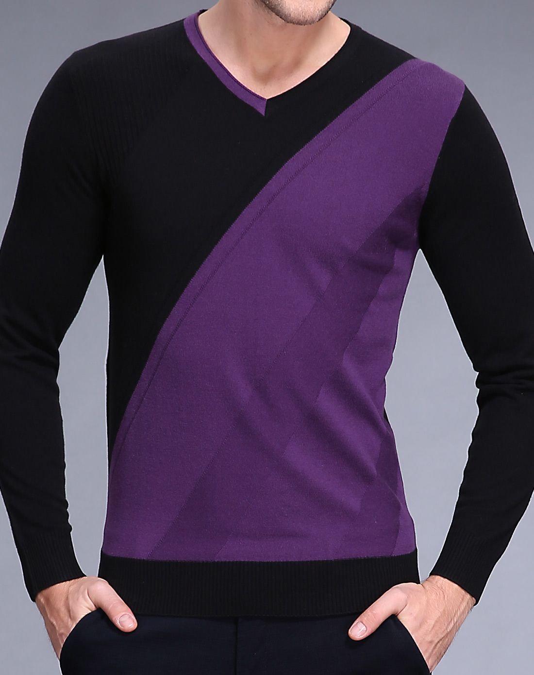 男款黑/紫色商务休闲v领羊毛衫