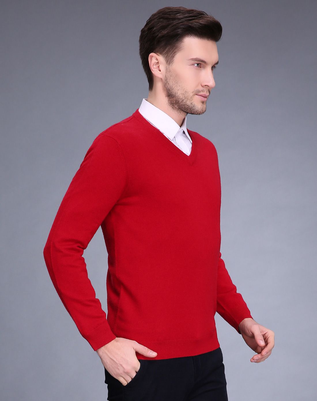 男款大红色简约时尚休闲v领羊毛衫
