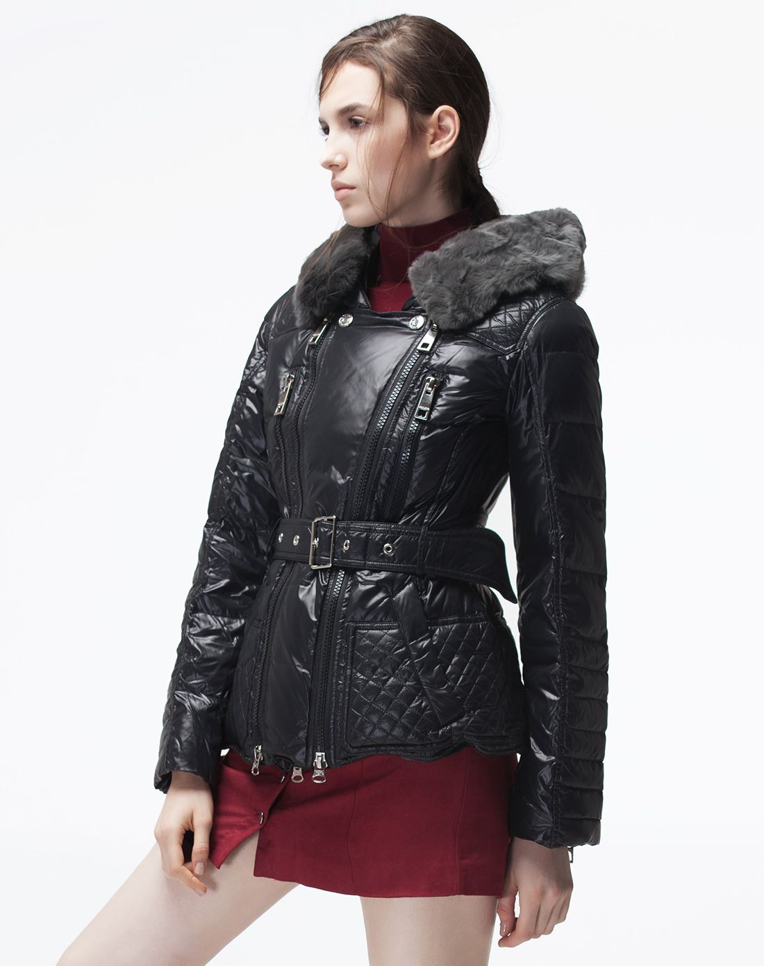 女新黑格尔女装羽绒服