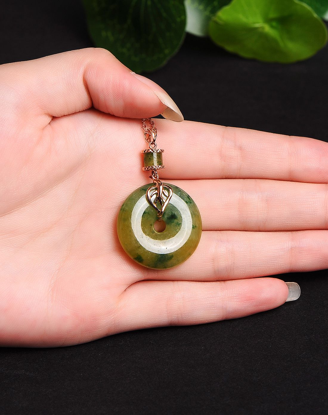 mary windsor 18k金黄杨绿飘花翡翠平安扣(附证书)