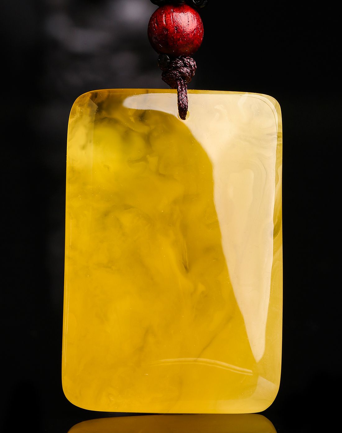 玛丽.温莎 平安无事牌琥珀蜜蜡吊坠附证书