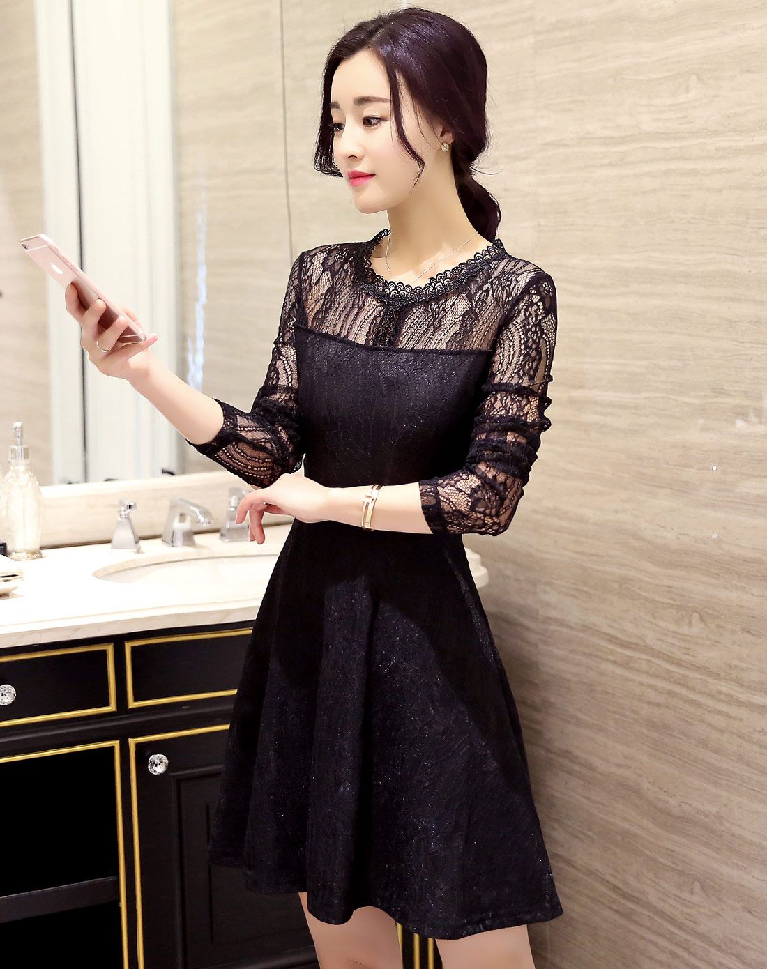 黑色韩版蕾丝修身长袖连衣裙