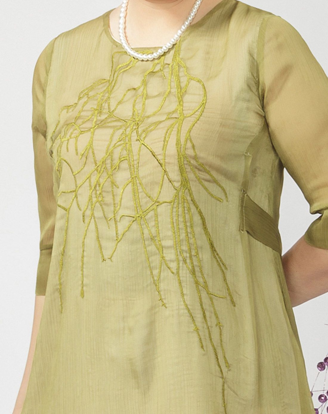 秋香黄长款连衣裙