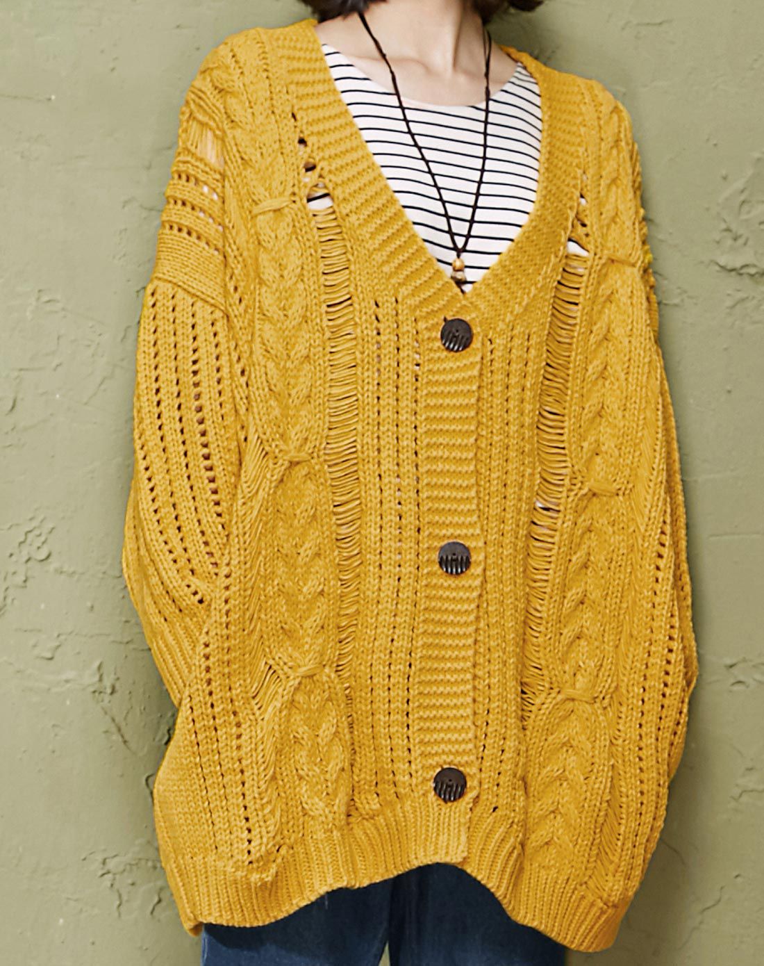 黑场镜头 文艺镂空麻花纱线毛衣