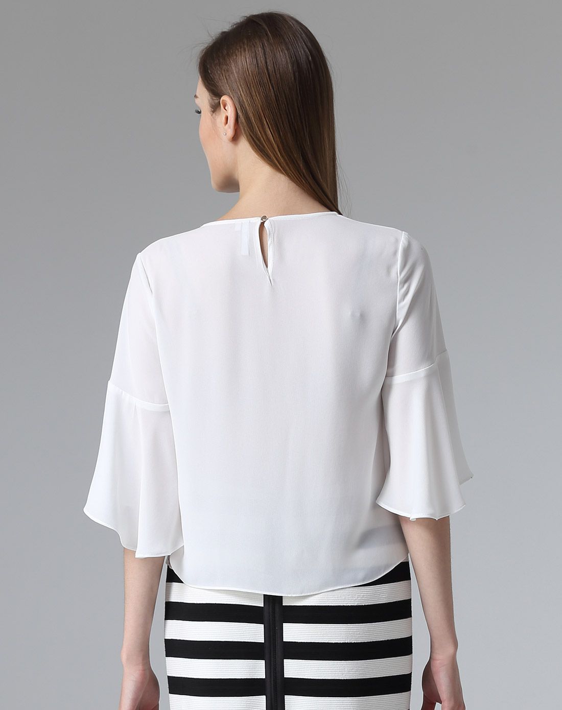 白色优雅荷叶边盖袖t恤