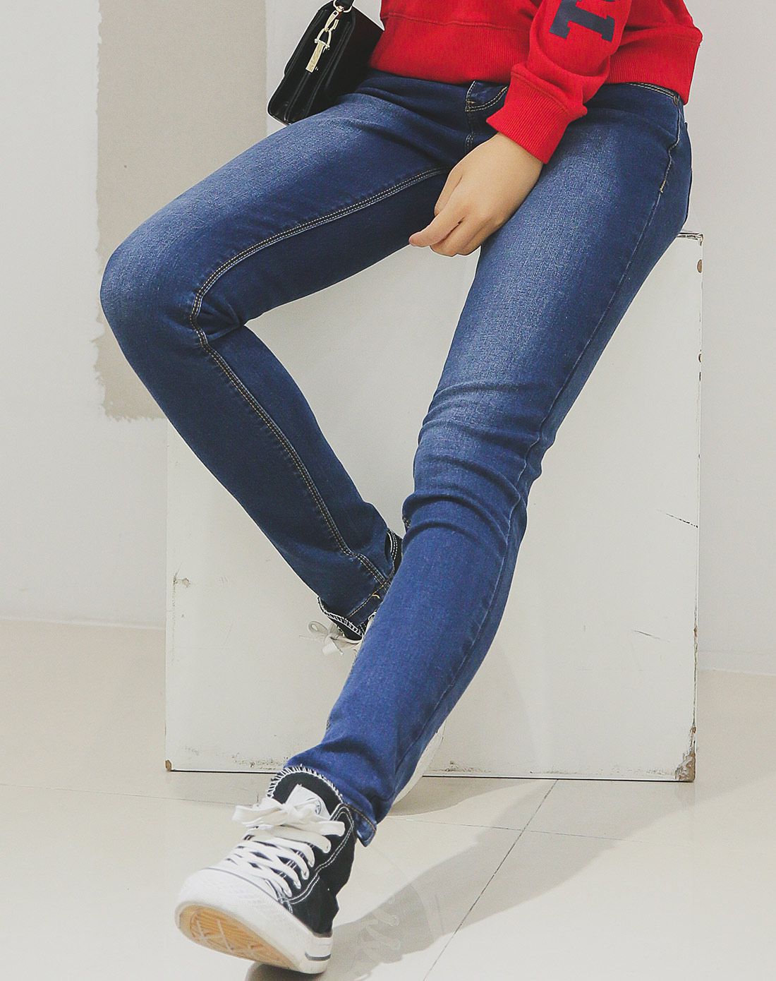 女款深牛仔蓝紧身小脚牛仔长裤四季款