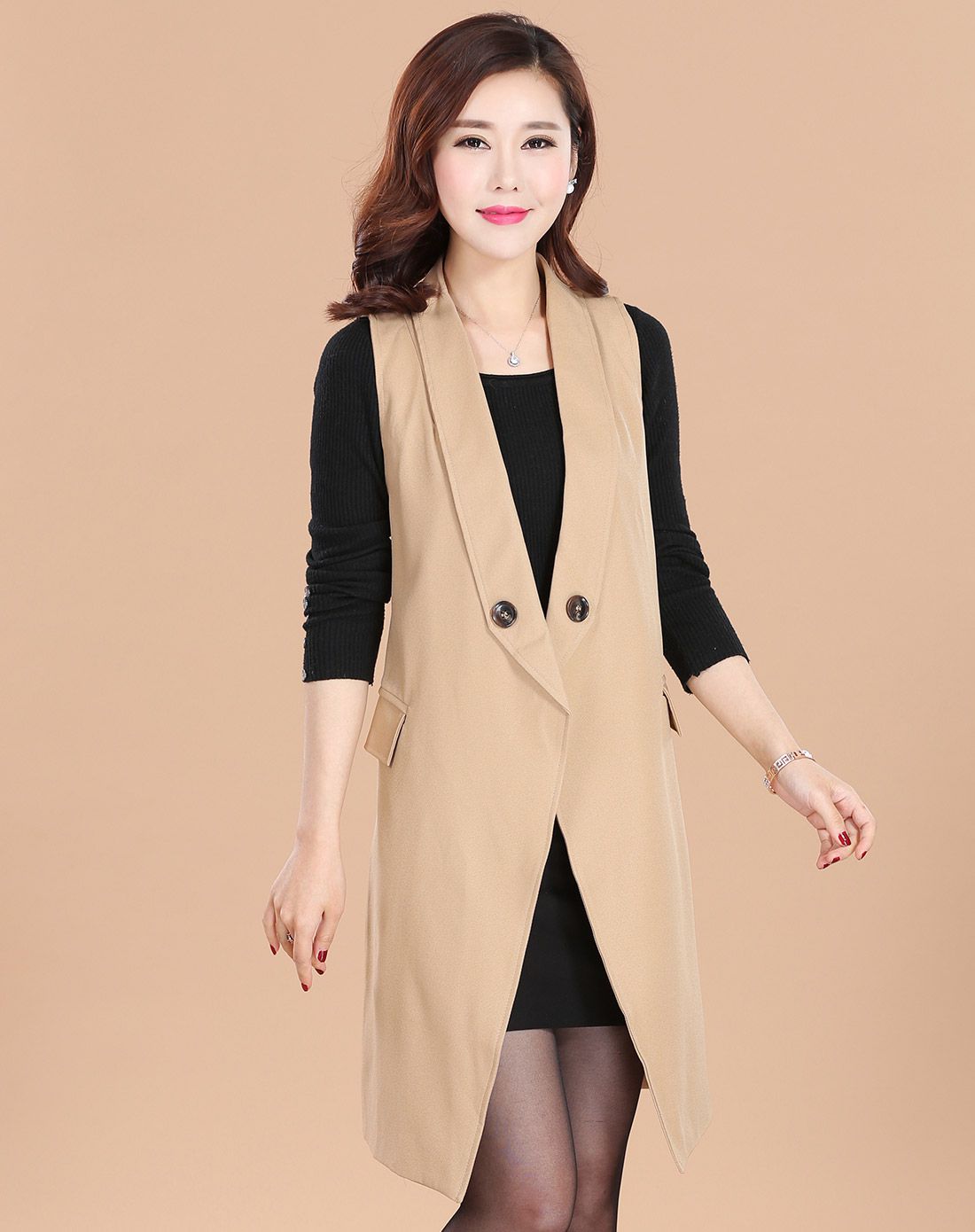 女款米色长款时尚无袖外套
