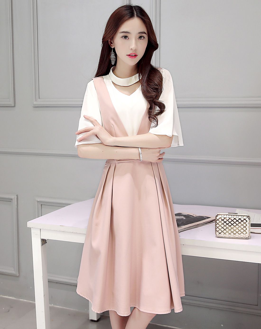 白 粉韩版清纯背带裙套装