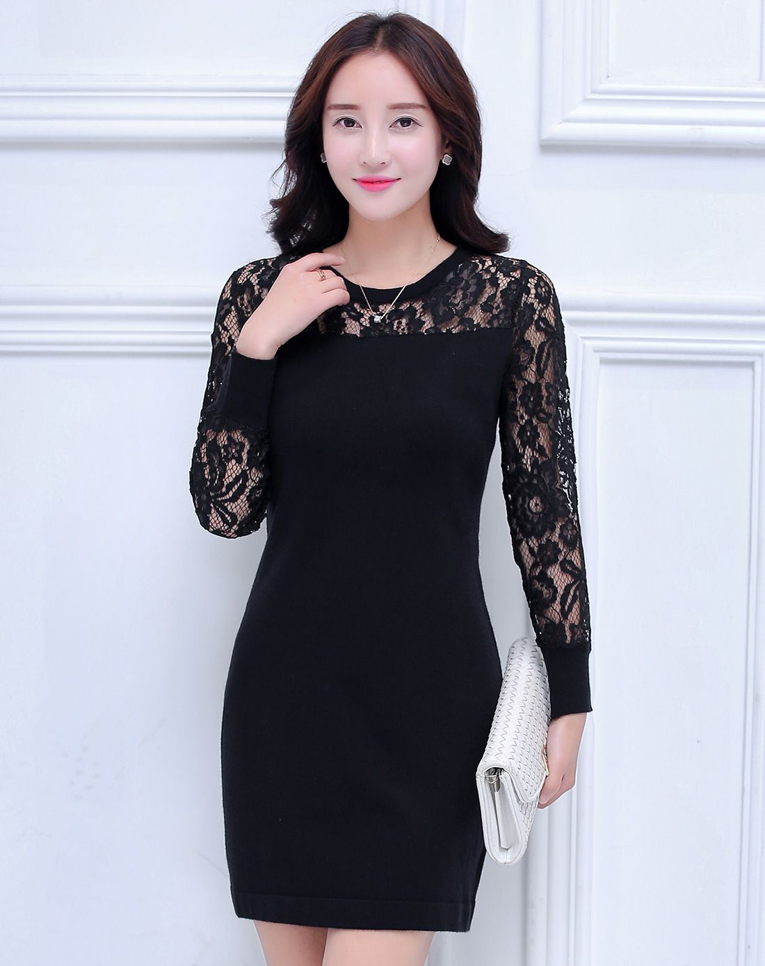 大红色圆领镂空性感针织连衣裙