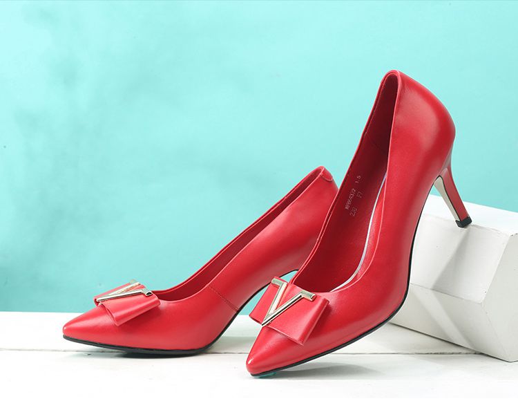 红蜻蜓red dragonfly女鞋专场 红色v型金属扣饰细高跟女士浅口鞋 品牌