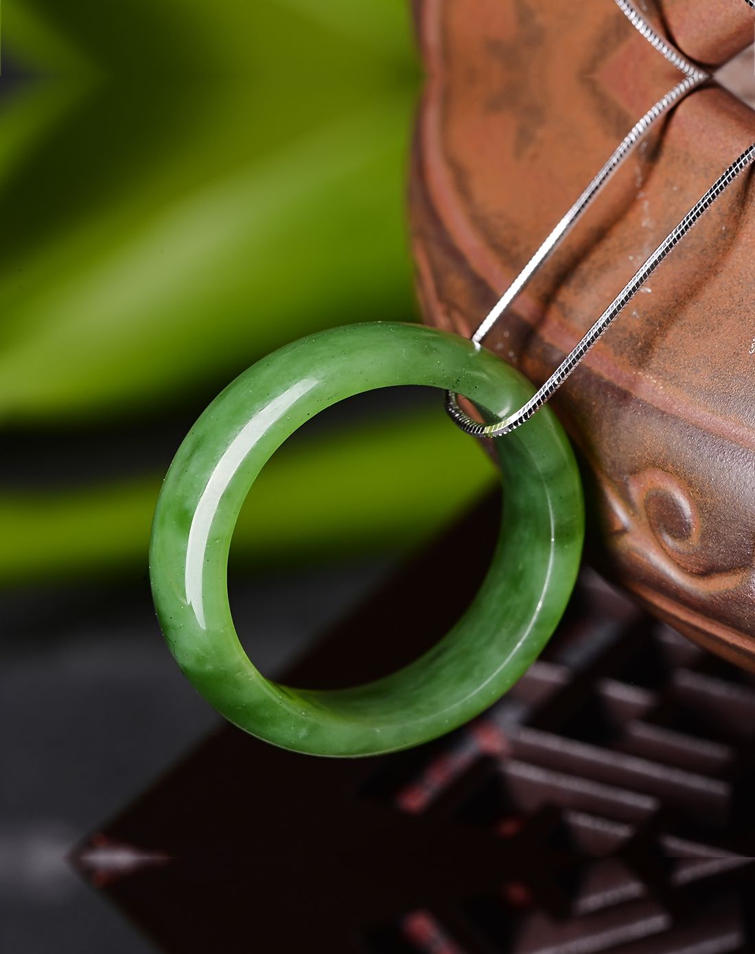 伊戴娇 中性和田碧玉指环吊坠