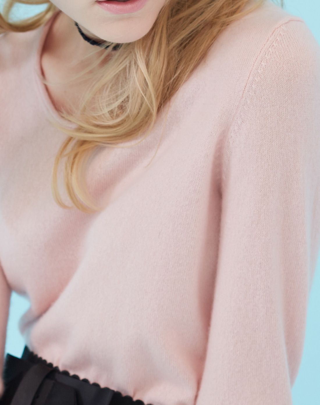 纯山羊绒百搭打底圆领卷边女套衫