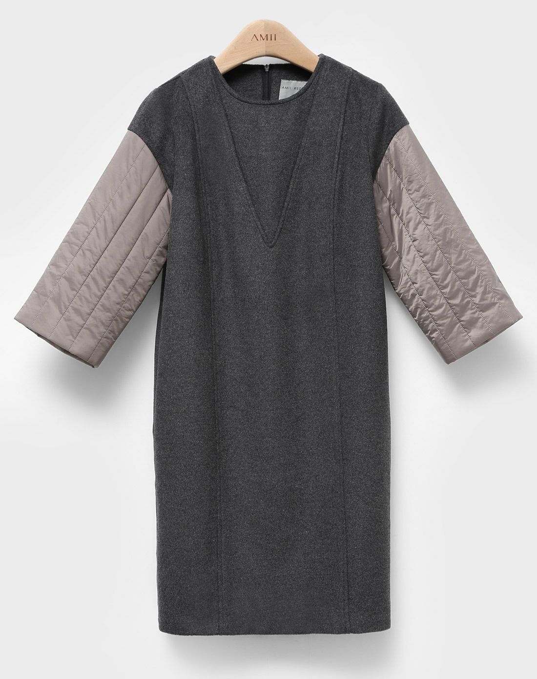 雾灰色圆领七分袖羊毛连衣裙套头中裙