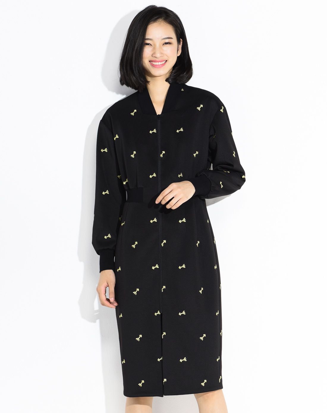 娅丽达黑色可爱刺绣连衣裙f7508a0_唯品会