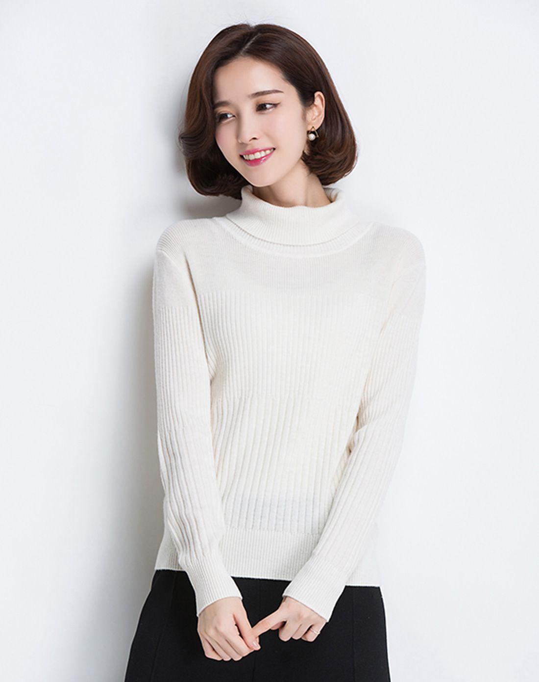 灰色两翻领纯色羊毛打底衫