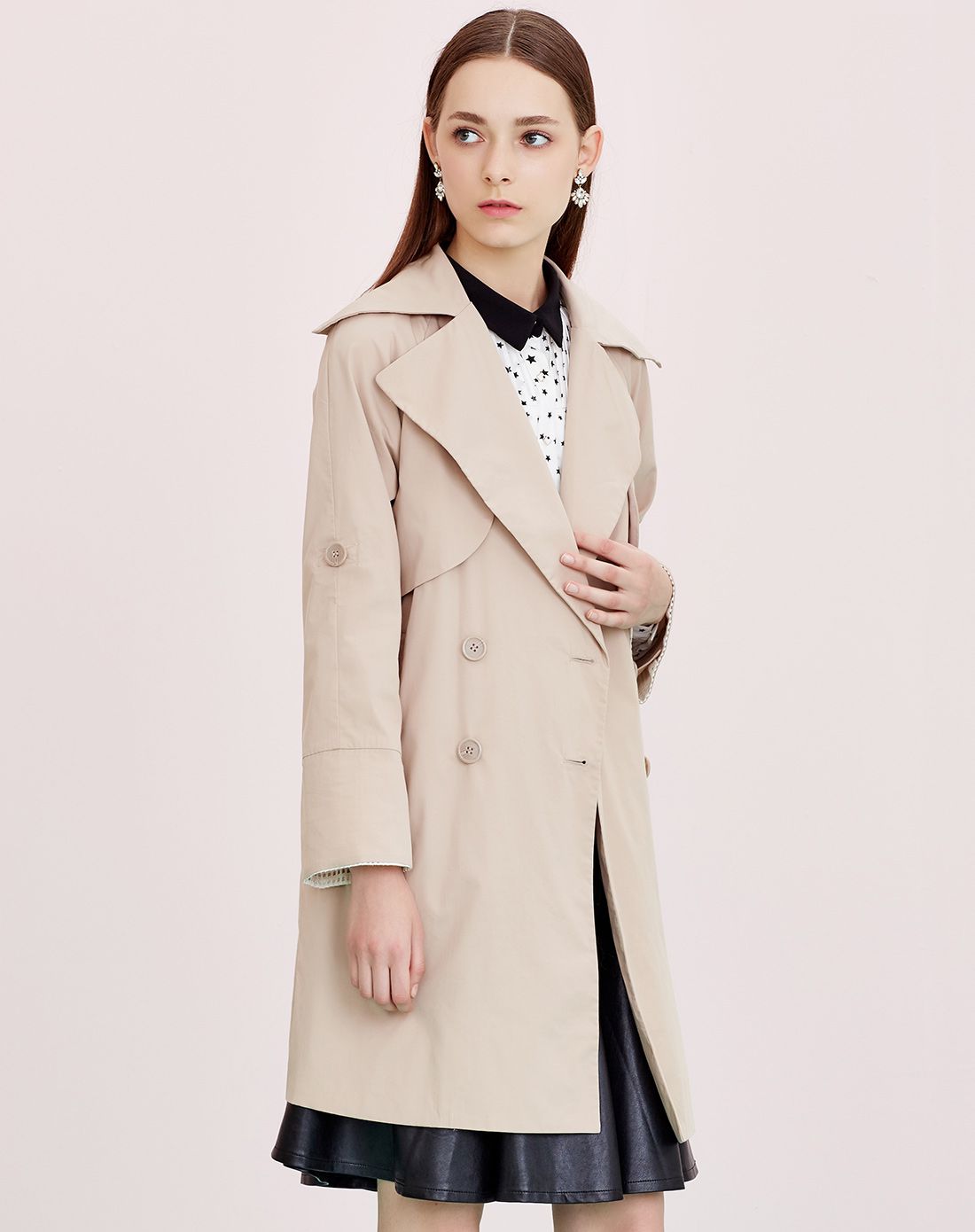 卡其气质大翻领风衣