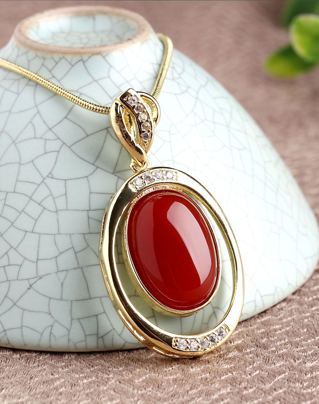 一生一石 精灵之泪红玛瑙椭圆吊坠金色款