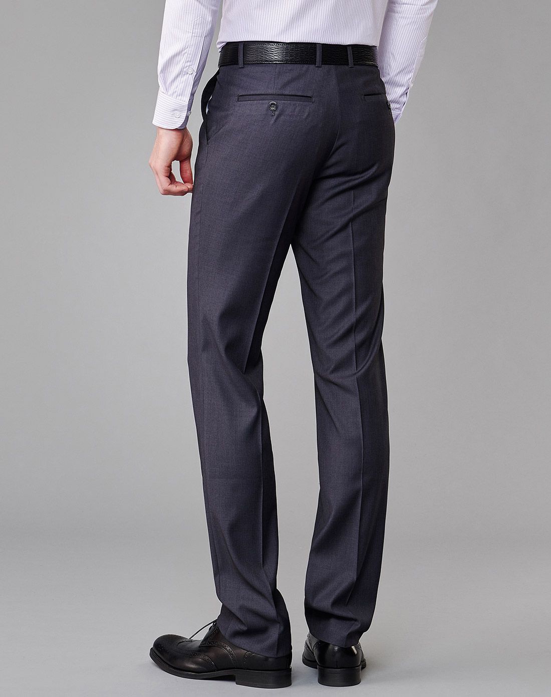 灰色直筒型修身斜插口袋西裤