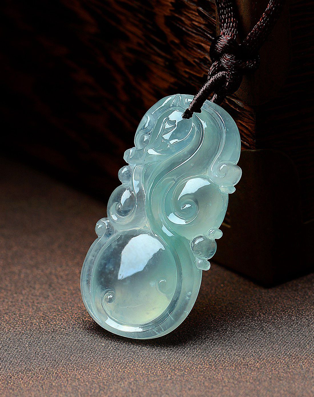 金万年 天然a货翡翠冰玻种完美有求必应吊坠