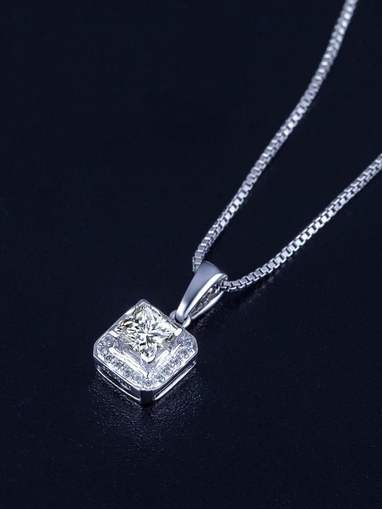 doido 26分h色18k金公主方钻石吊坠
