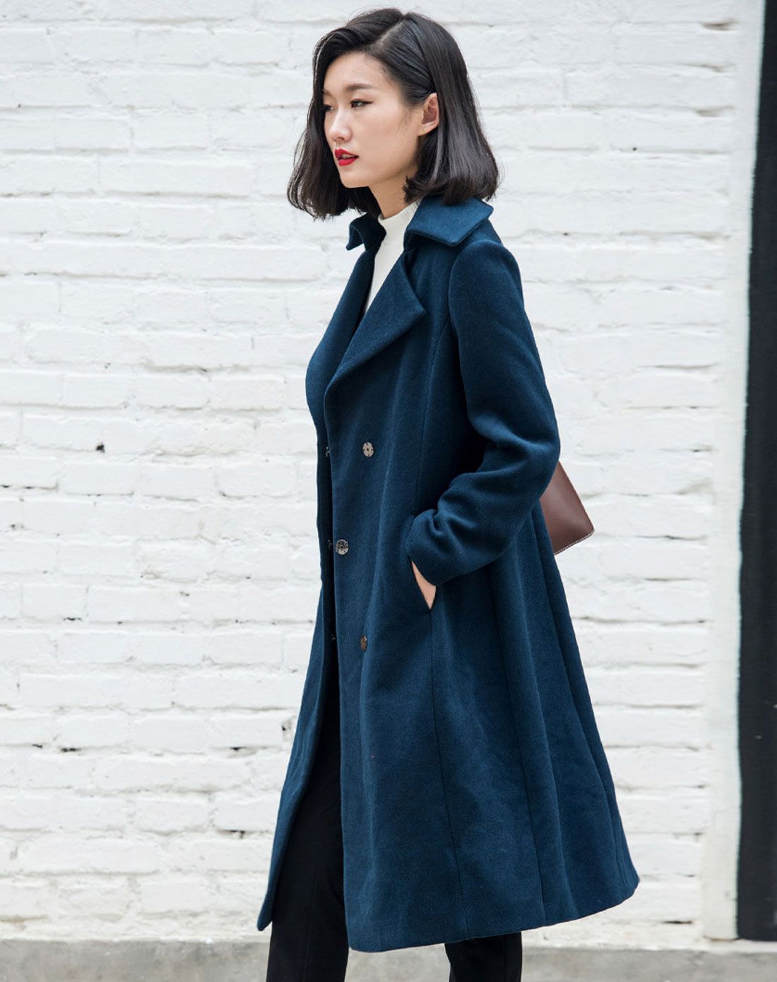 靛蓝色翻领收腰中长款毛呢大衣外套女