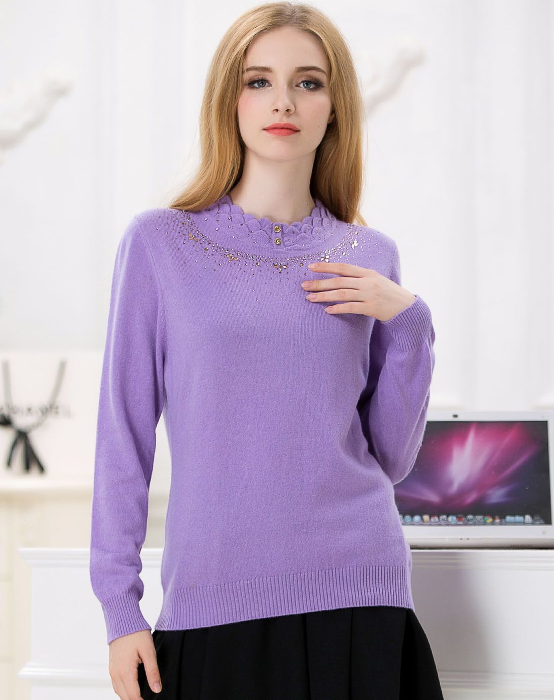 女款藕荷色葡萄领羊绒针织衫