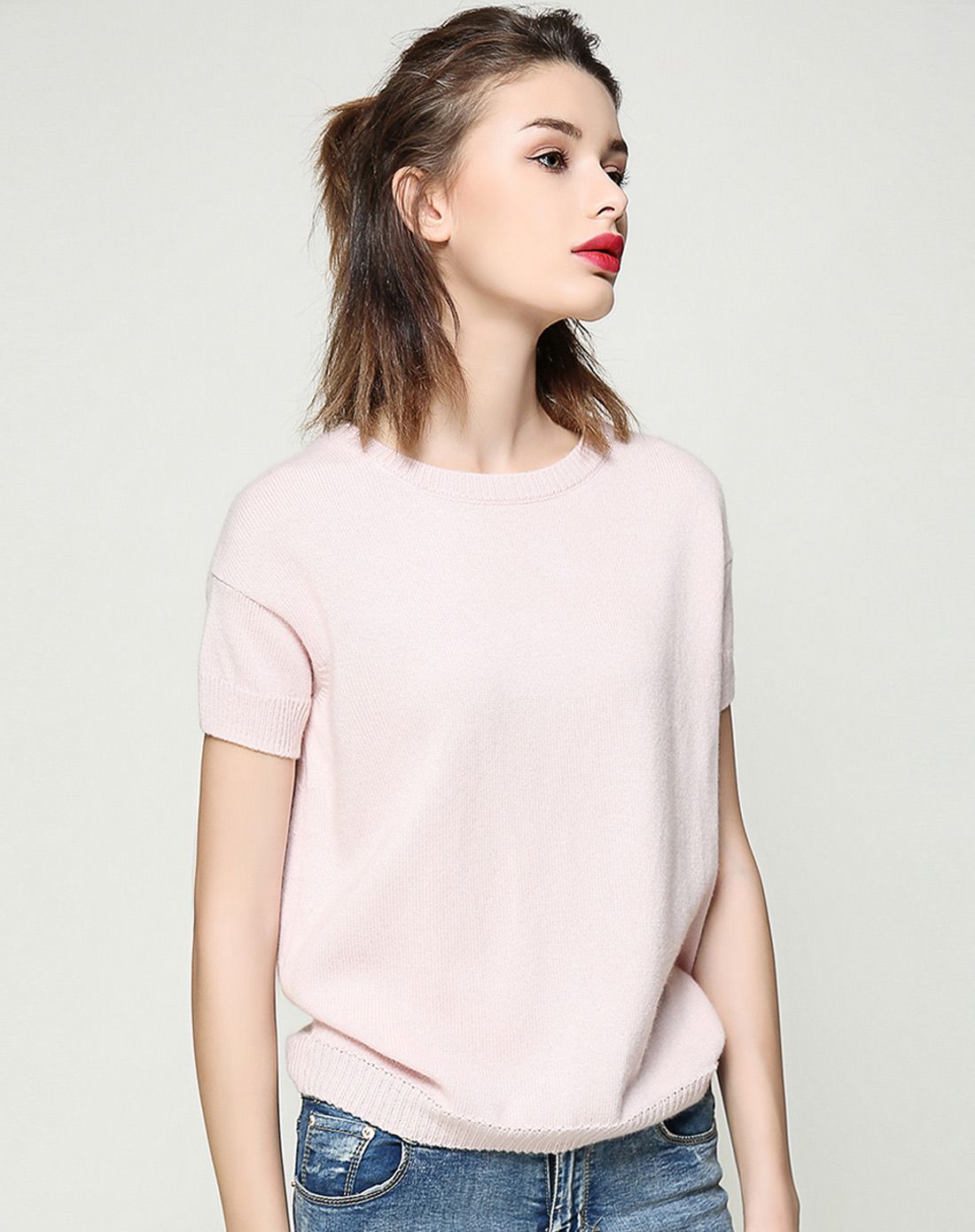 蓝色甜美秀气短袖羊绒衫